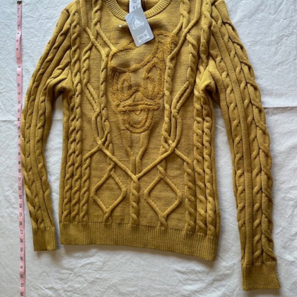 Disney  Donald Duck Pullover in Goldenrod Cable Knit Sweater M
